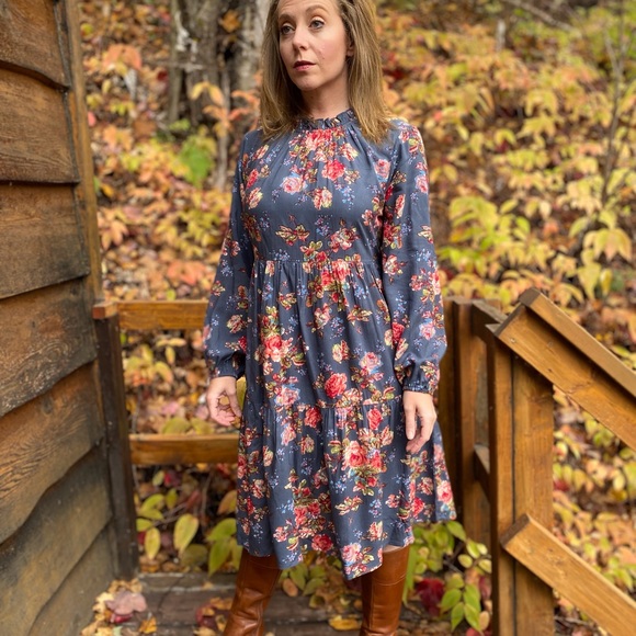 Lisbon Rose Short Dress - Picture 4 of 6